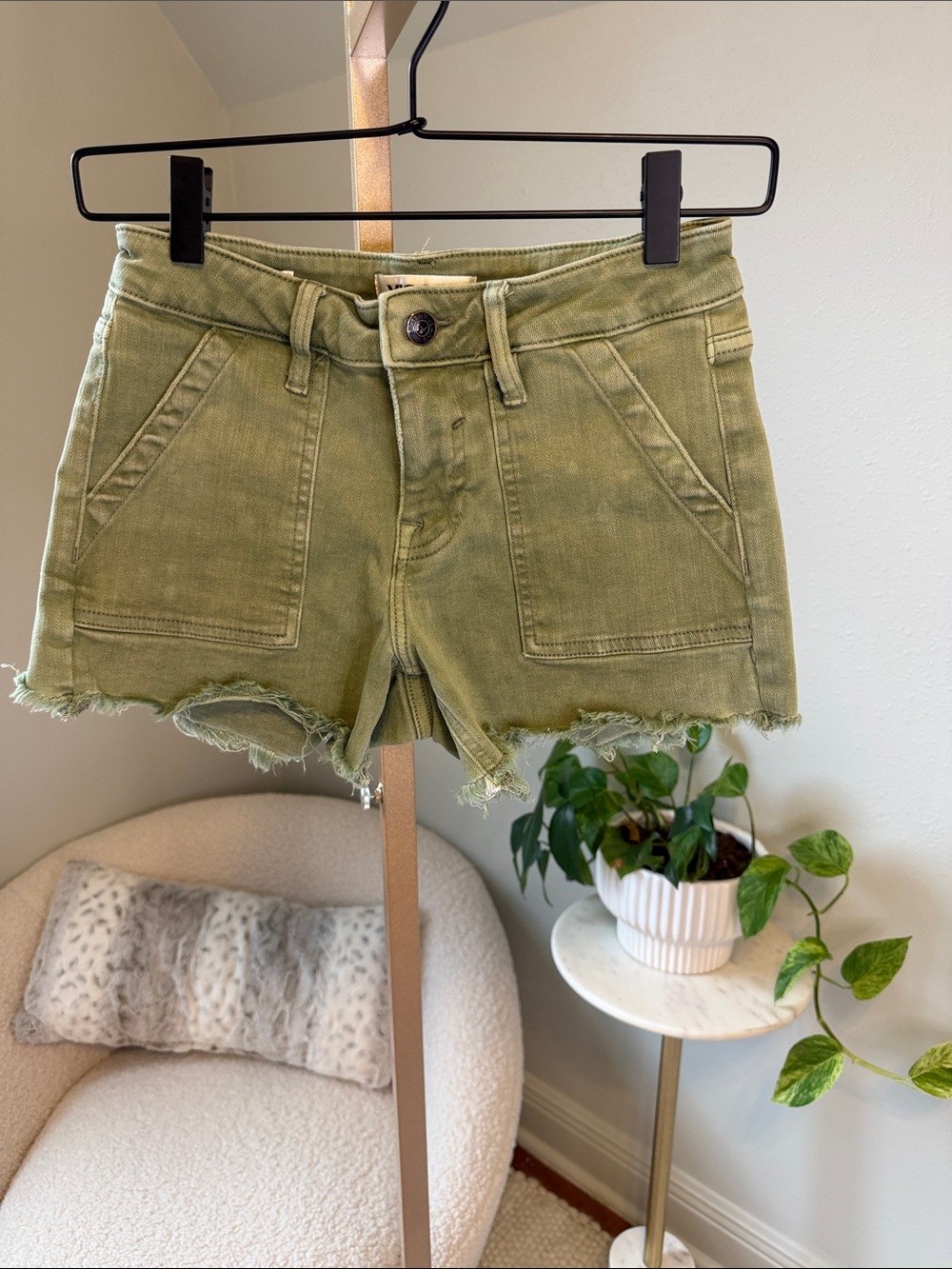 Vigoss Army Green Frayed Hem Denim Shorts